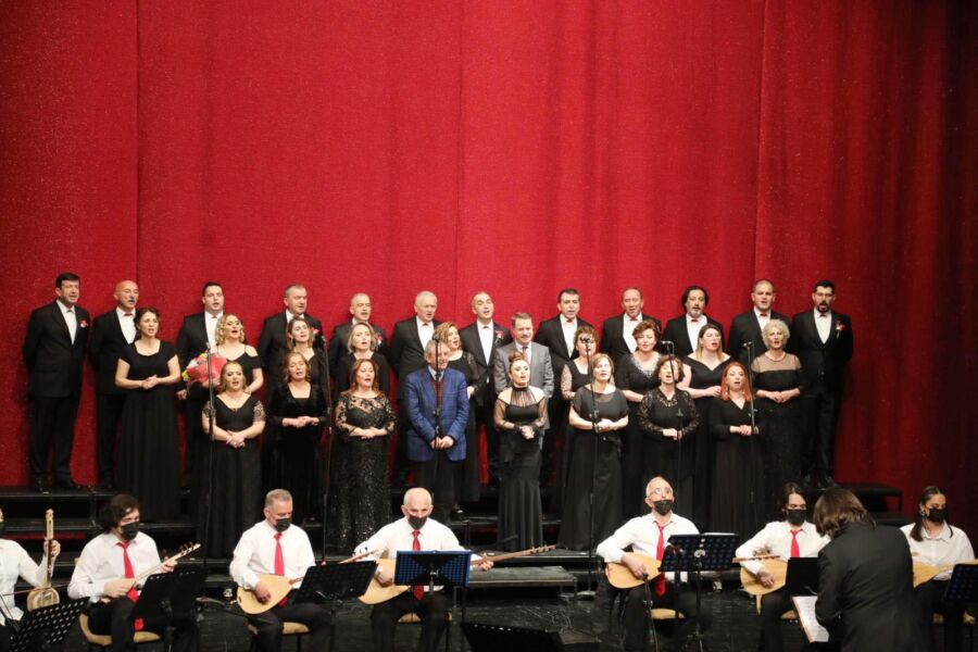  Atakum Belediyesi Türk Halk Müziği Konseri ile Müzikseverlerle Buluştu