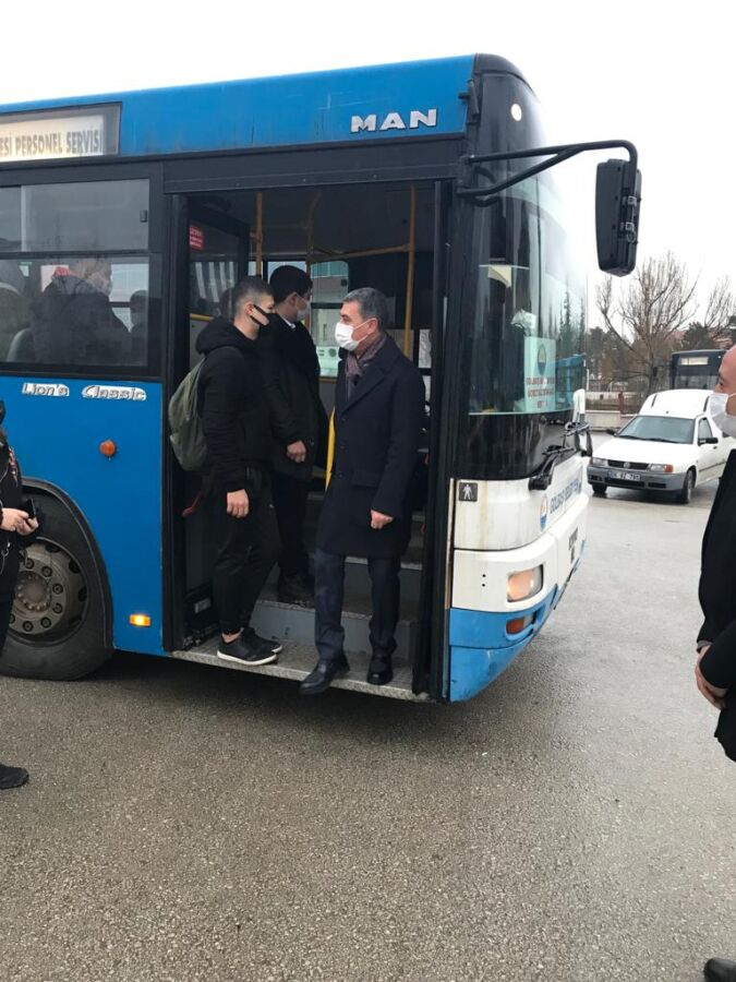  Gölbaşı Belediye Başkanı Şimşek, Öğrenci Servislerini Ziyaret etti