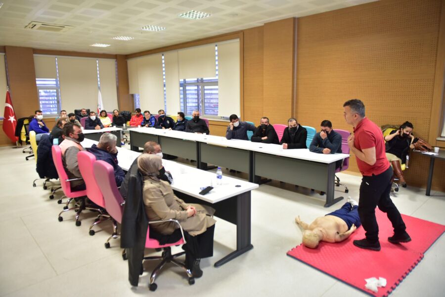  Kepez Belediyesi Personeline İlk Yardım Eğitimi