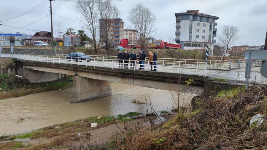  Ünye Belediyesi Dere Taşkınlarına Karşı Çalışmalara Başladı