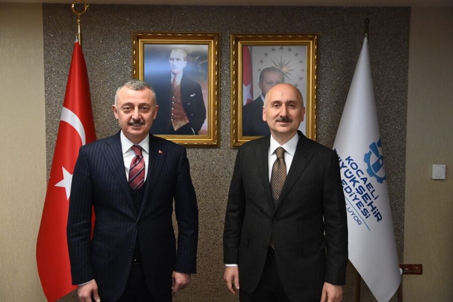  Ulaştırma ve Altyapı Bakanı Karaismailoğlu, Kocaeli Büyükşehir’i Ziyaret Etti