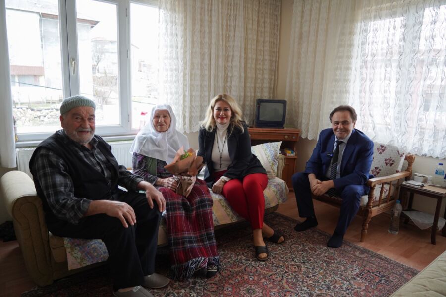  Bilecik Belediye Başkanı Şahin’den Yarım Asırlık Çiftlere Özel Kutlama