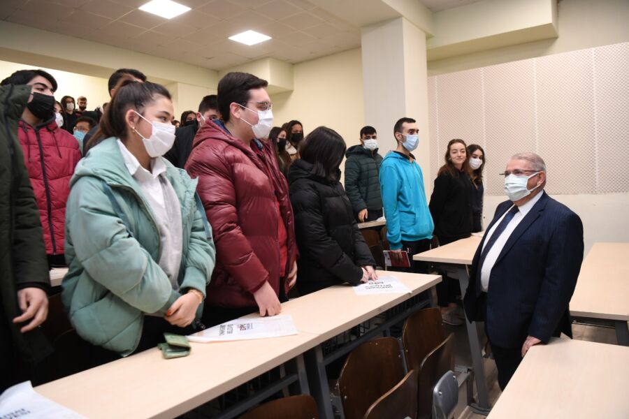  Onikişubat Belediye Başkanı Hanefi Mahçiçek EXPO 2023’ü Öğrencilere Tanıttı