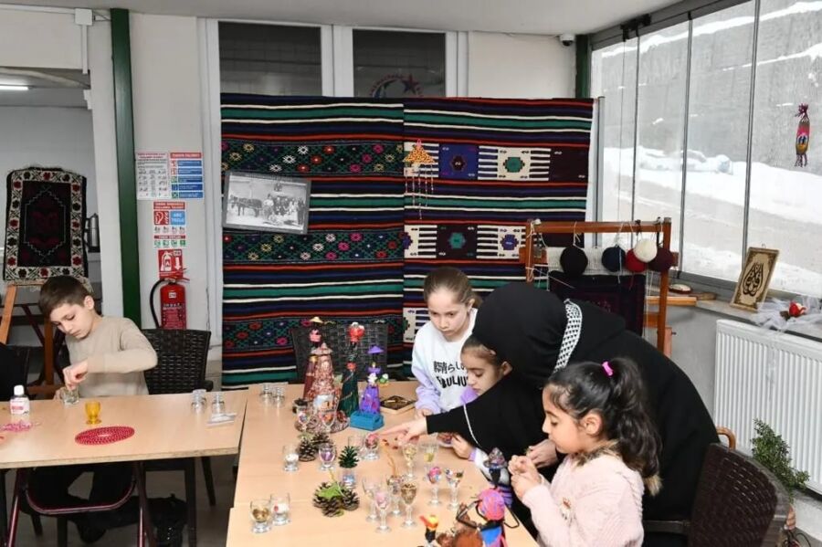  Mustafakemalpaşa Belediyesi Kültür Sanat Kursları Kapılarını Açtı