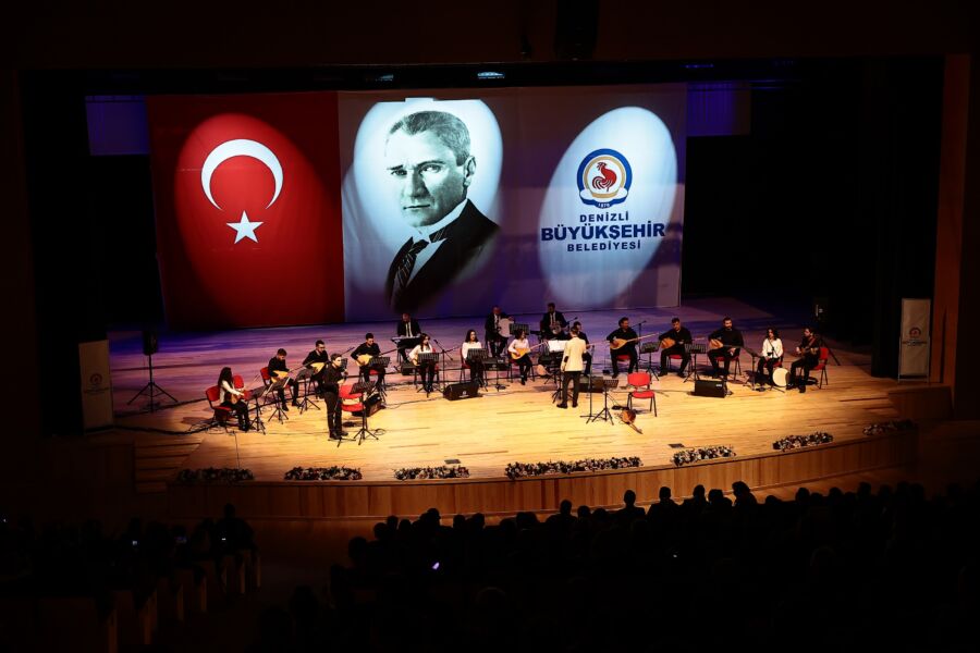  Denizli Büyükşehir Bağlama Atölyesi’nden Türkü Ziyafeti