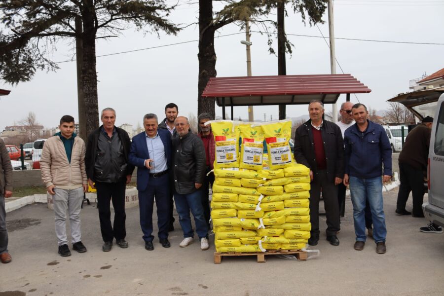  Seydişehir Belediyesi Üreticilere Yerli Sertifikalı Yonca Tohumu Desteğinde Bulundu