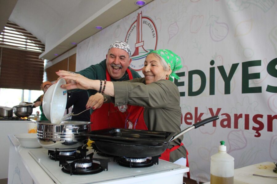  Karşıyaka Belediyesi, Yaşlılara Saygı Haftası’nı Kutladı