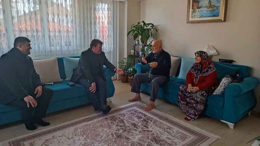  Ferizli Belediye Başkanı Gündoğdu Yaşlı Vatandaşları Ziyaret Etti