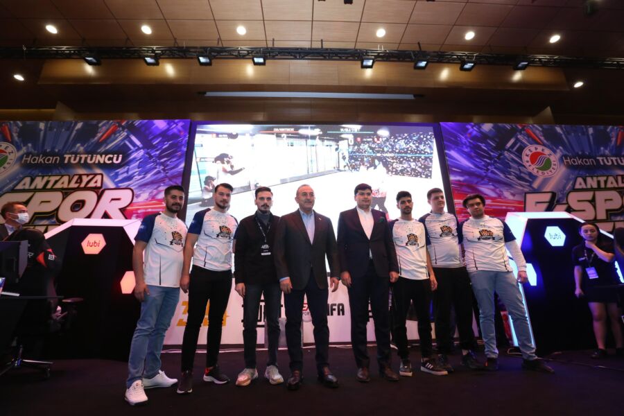  Dışişleri Bakan Çavuşoğlu, Kepez’de E-SPORFEST’in Konuğu Oldu