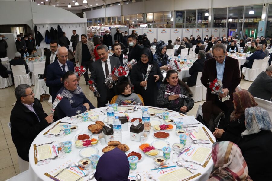  Seydişehir Belediyesi, Şehit ve Gazi Aileleri Onuruna Yemek Verdi