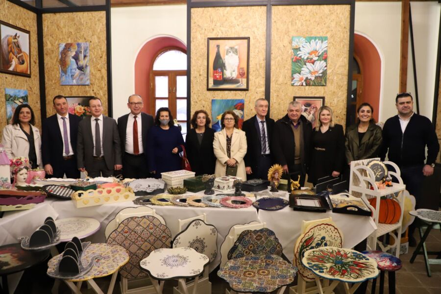  Turgutlu’da Kursiyerlerin Hazırladığı El Sanatları Sergisi Açıldı