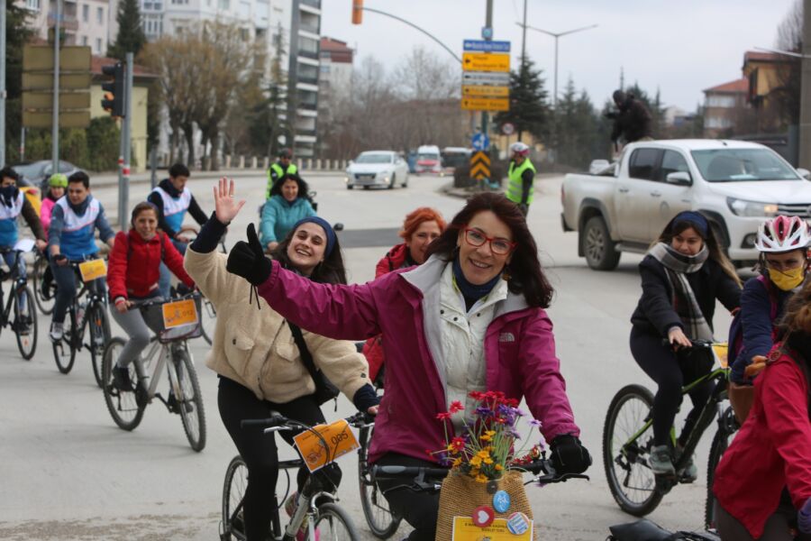  Eskişehir’de 8 Mart Emekçi Kadınlar Bisiklet Turu Tamamlandı