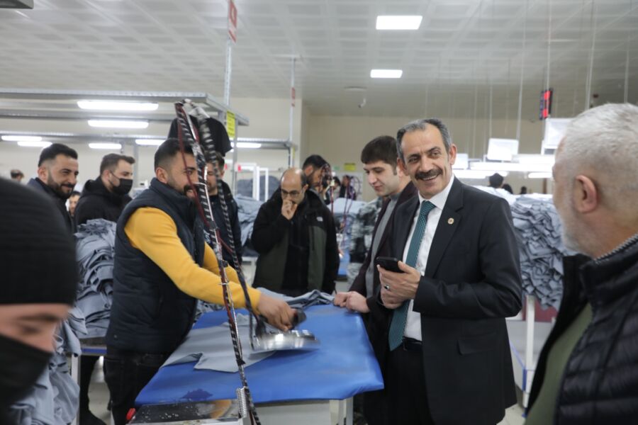  Gürpınar Belediye Başkanı Tanış’ın Tekstil Fabrikası Ziyareti