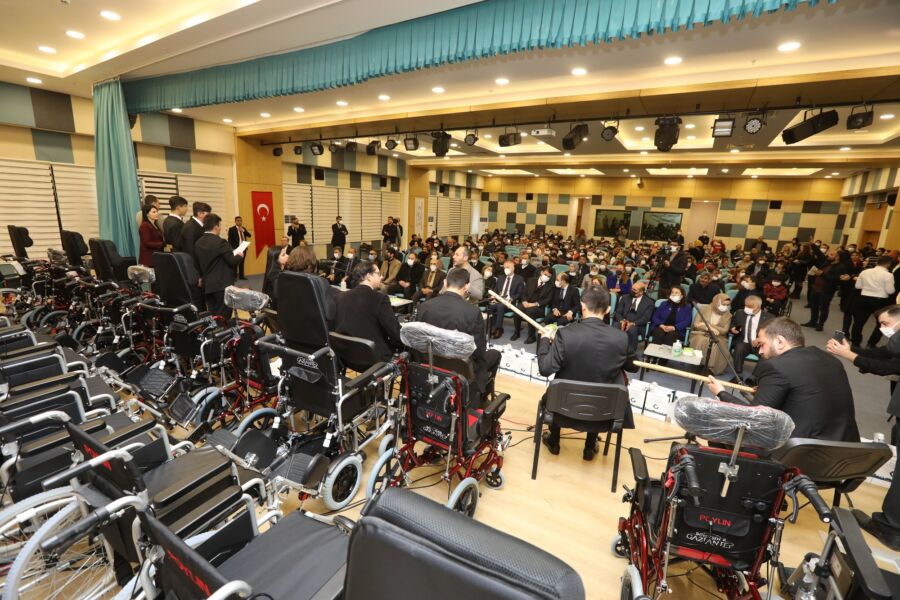  Gaziantep Büyükşehir, Engelli Bireylere Tekerlekli Sandalye Dağıttı