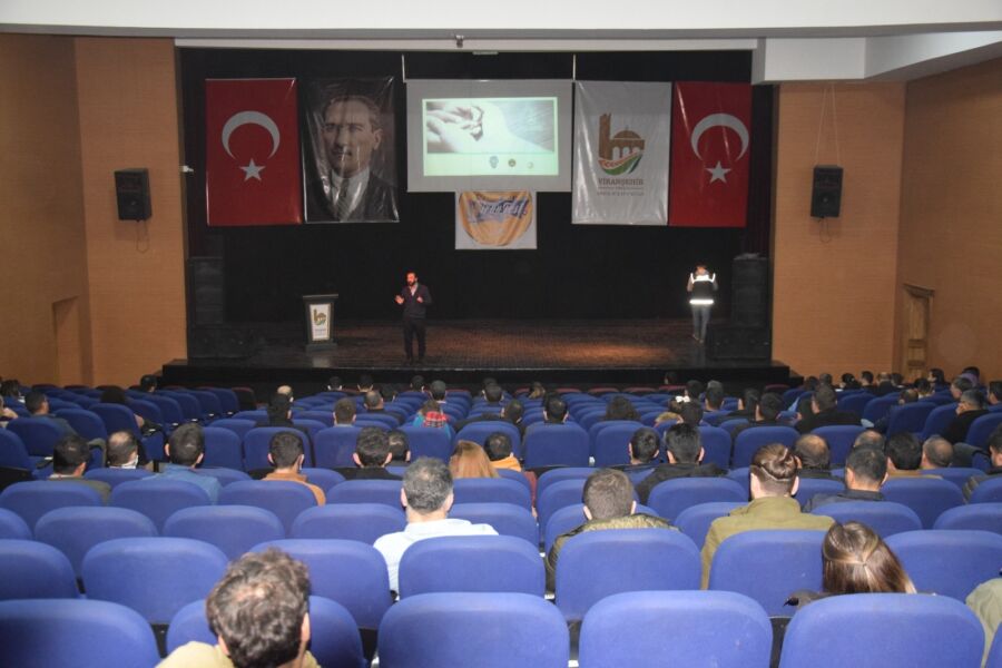  Viranşehir Belediyesi Uyuşturucu ile Mücadele Semineri Düzenledi