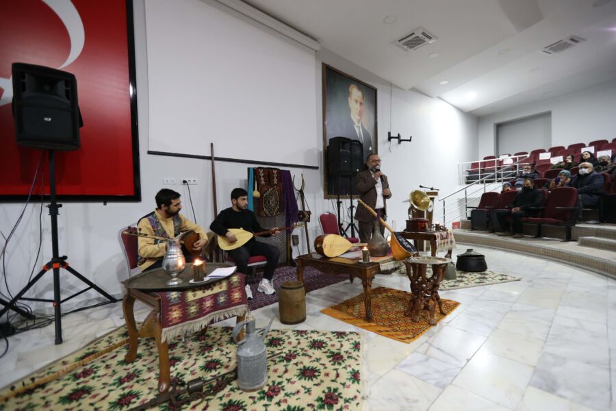  Burdur Belediyesi’nin Ev Sahipliğinde Neşet Ertaş Vefa Gecesi Düzenlendi