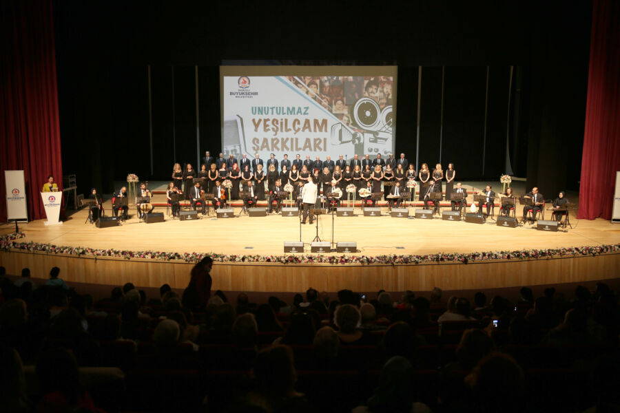  Denizli Büyükşehir, ‘Unutulmaz Yeşilçam Şarkıları’ Konseri Düzenledi