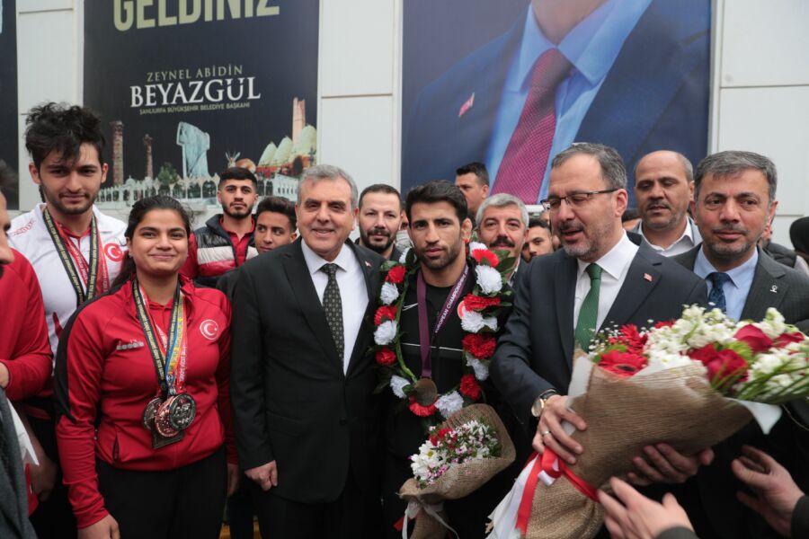  Gençlik ve Spor Bakanı Kasapoğlu’ndan Şanlıurfa Büyükşehir’e Ziyaret