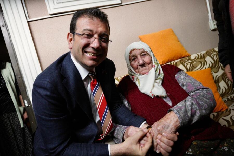  İstanbul Büyükşehir Belediye Başkanı İmamoğlu, Köylülerle Birlikte İftar Yaptı