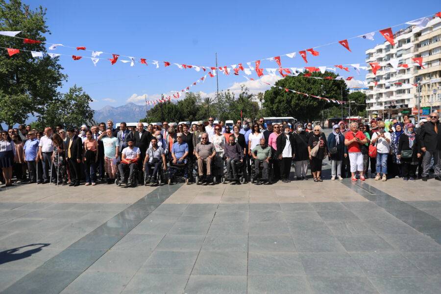  Antalya Büyükşehir’in Düzenlediği ENFEST, Çelenk Sunma Töreniyle Başladı