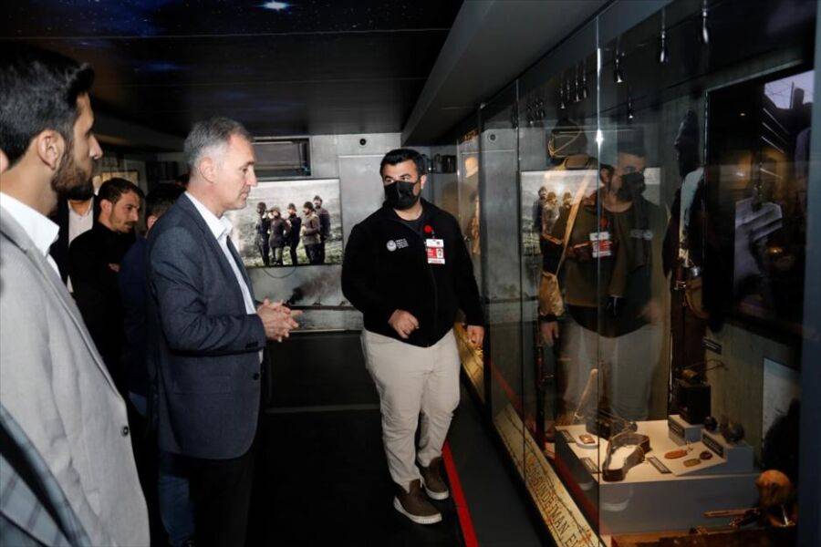  Çanakkale Savaşları Mobil Müzesi İnegöl’de Ziyaretçilerini Ağırladı