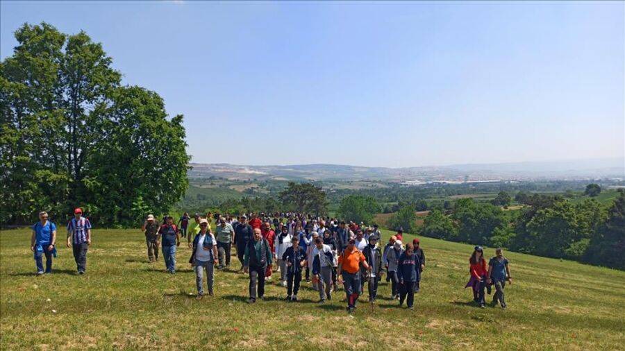  İnegöl’de Gençlik Haftası Etkinlikleri Kapsamında Doğa Yürüyüşü Düzenlendi