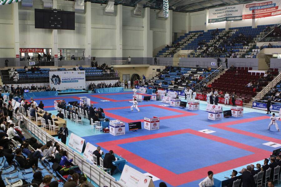  Sakarya Büyükşehir Ev Sahipliğinde Düzenlenen Türkiye Karate Turnuvası Başladı