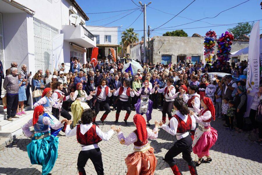  Ayvalık Belediyesi, Balkan Kültürünün Yaşatıldığı ‘Teferic Şenlikleri’nin Açılışını Gerçekleştirdi