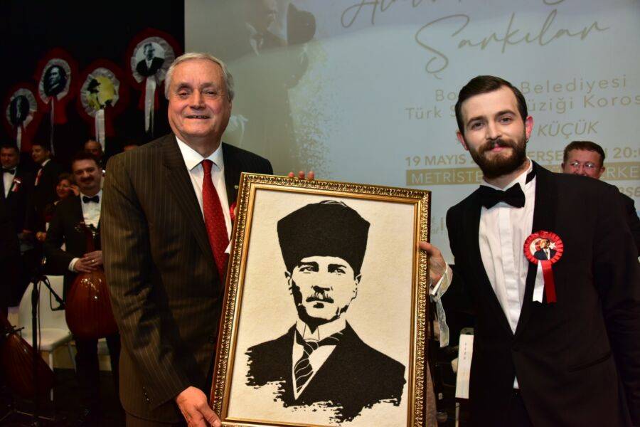  Bozüyük Belediyesi THM Korosu Atatürk’ün Sevdiği Şarkıları Seslendirdi