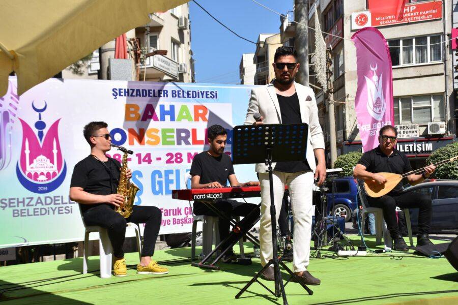  Şehzadeler Belediyesi, Anneler Günü Vesilesiyle Bahar Konseri Düzenledi