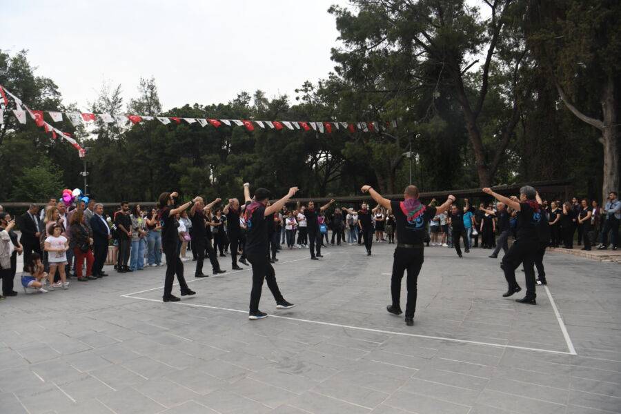  Bornova’da ‘Dünya Dans Günü’ Kutlandı