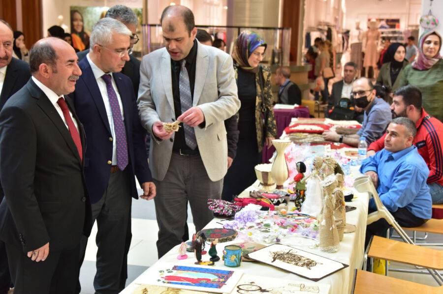  Malatya Büyükşehir Tarafından Düzenlenen ‘El Sanatları Sergisi’ Açıldı