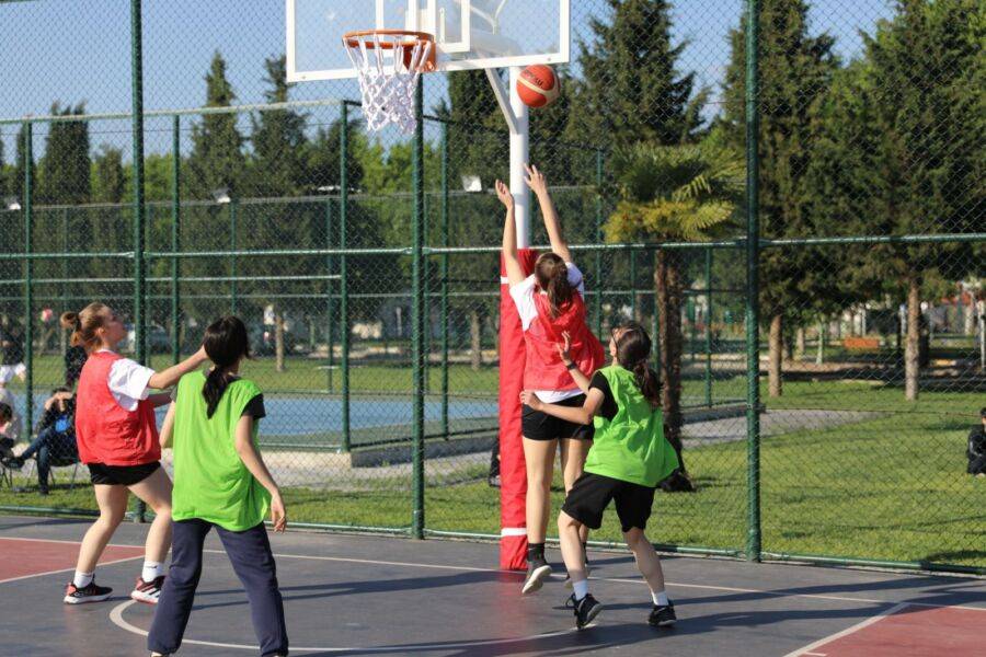  Akhisar’da ‘Sokak Basketbol Turnuvası’ Başladı