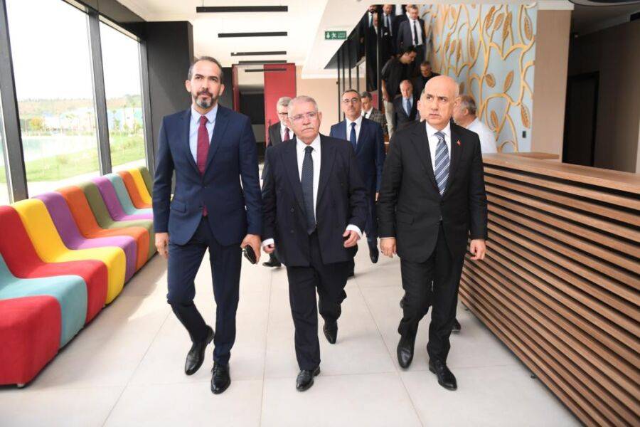  Bakan Kirişçi, Onikişubat’ta ‘EXPO 2023 Projesi’nin Rekreasyon Alanını Ziyaret Etti