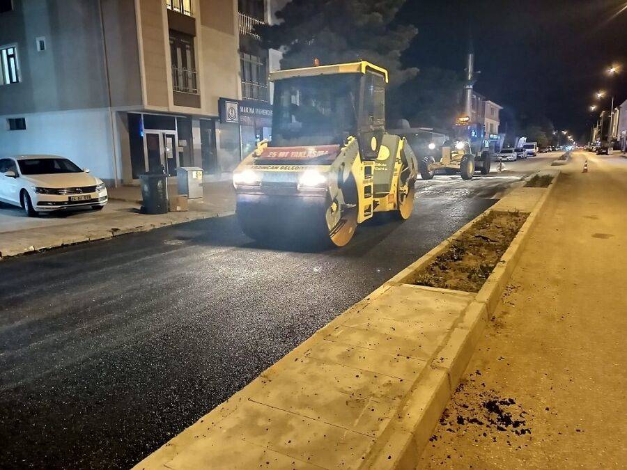  Erzincan Belediyesi, Yol Bakım Onarım Çalışmalarını Sürdürüyor