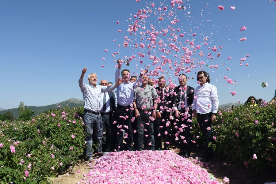  Güller Diyarı Isparta’da Gül Festivali