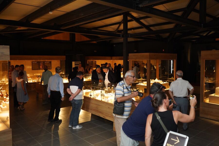  Ayvalık Anadolu Uygarlıkları Müzesi Kapılarını Açtı 