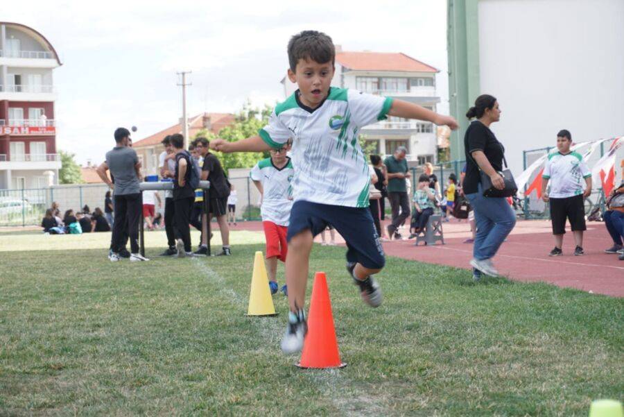  Çivril’de Yaz Spor Okulları Şenliği
