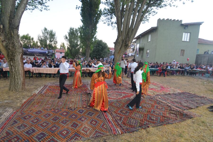  Sandıklı’da Sarı Dede Sultanı Anma ve Kültür Festivali Başladı