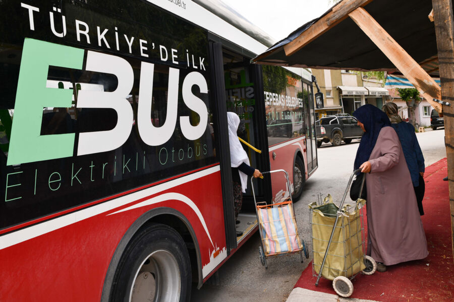  Türkiye’nin İlk Elektrikli Otobüsü Tepebaşı Pazarında 