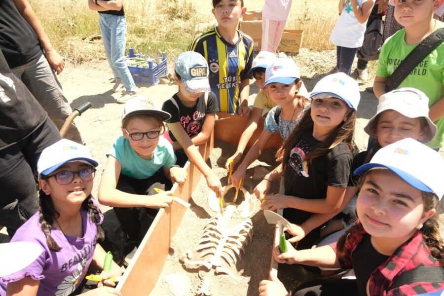  Sorgun’da Çocuklarla Arkeolojik Kazıyla Geçmişe Yolculuk