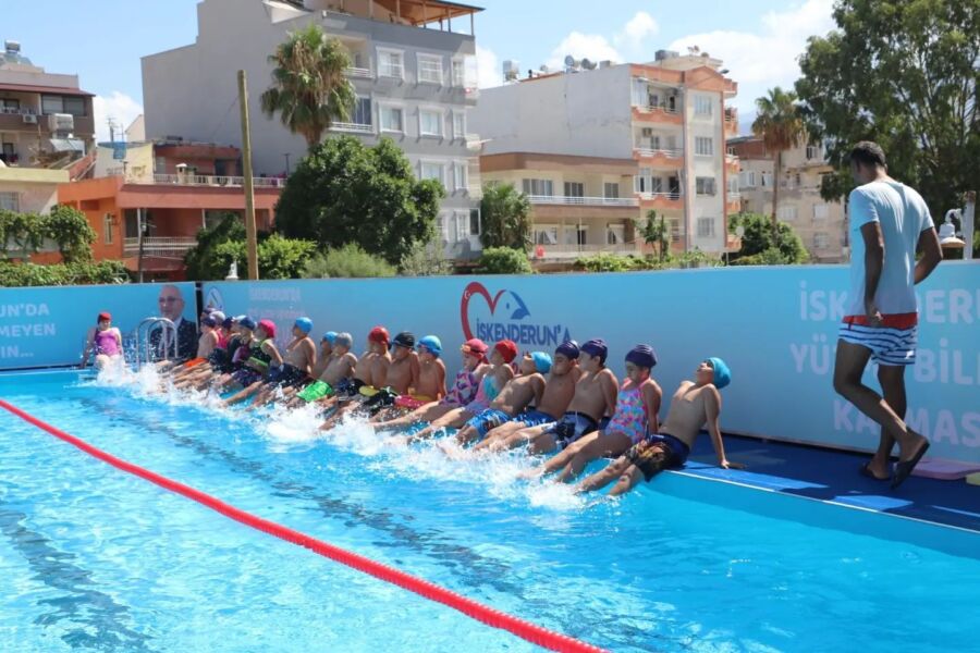  İskenderun’a Portatif Yüzme Havuzları Açıldı