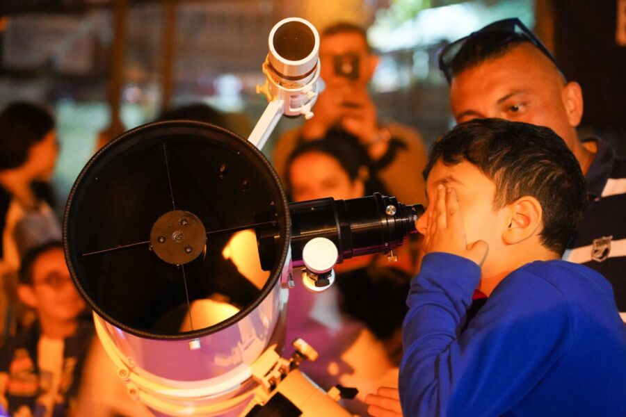  Bilecik’te Çocuklar Gezegenleri İzledi Ay’ı Yakından Gördü