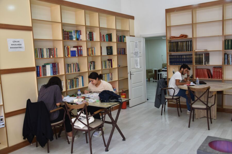  Yunusemre’de Kütüphaneler Hafta Sonları da Açık Olacak