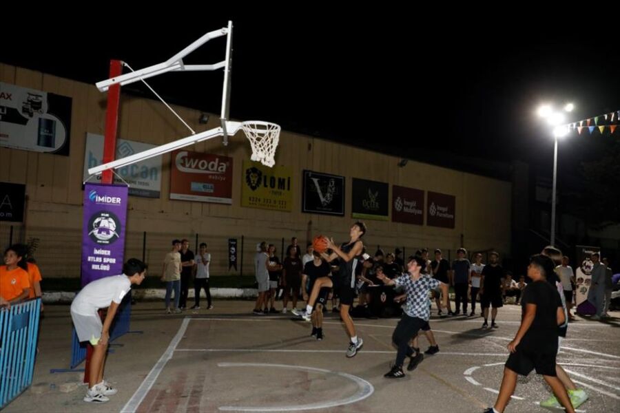  Sokak Basketbolu Turnuvası Başladı