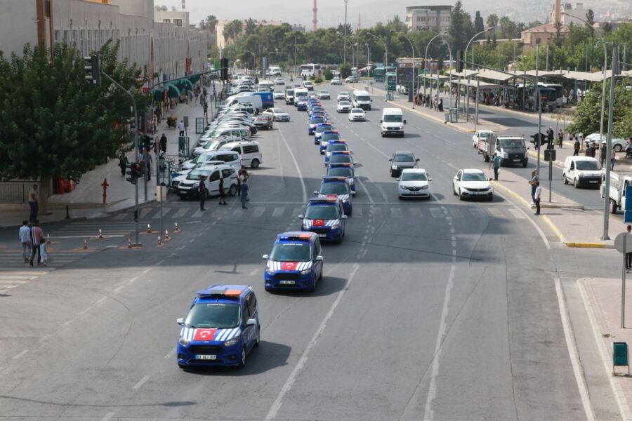  Şanlıurfa Büyükşehir Zabıtasından Sirenler Eşliğinde Şehir Turu