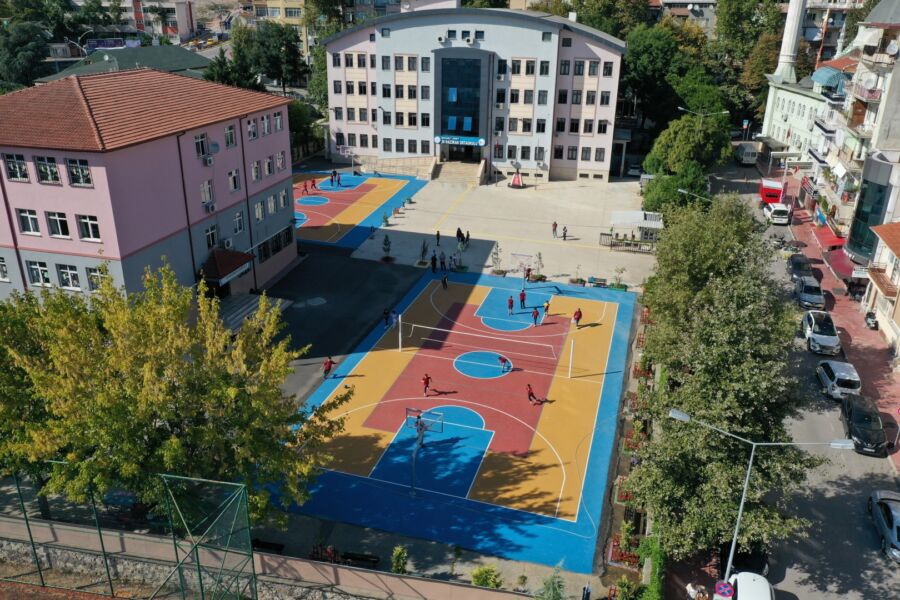 Büyükşehir’den Okullara Basketbol ve Voleybol Sahası
