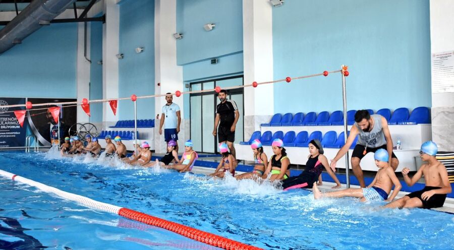 Nusaybin Yarı Olimpik Kapalı Yüzme Havuzu Faaliyete Girdi