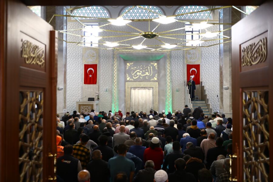  Hacı Bayram-ı Veli Camii İbadete Açıldı