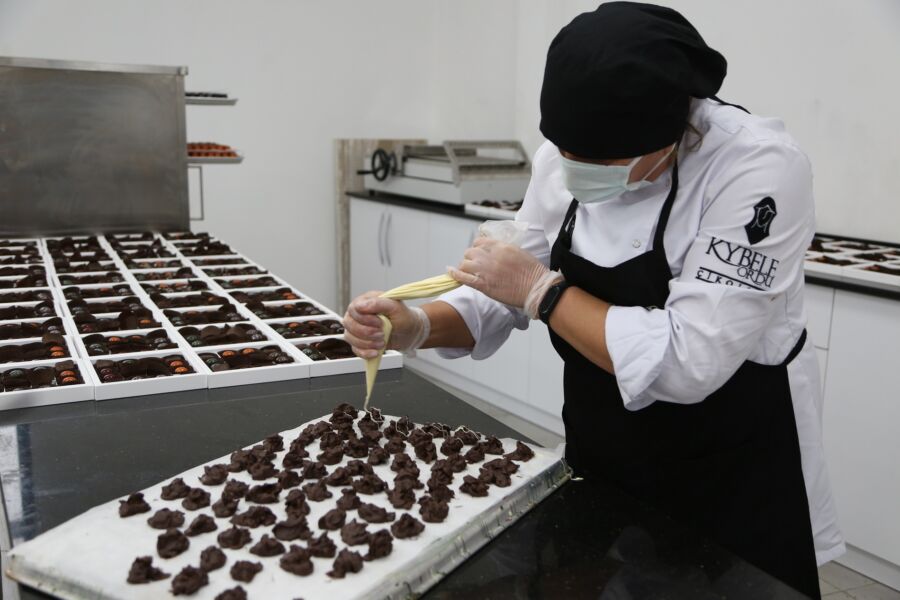  Fındık ve Kakao Bu Atölyede Çikolataya Dönüşüyor